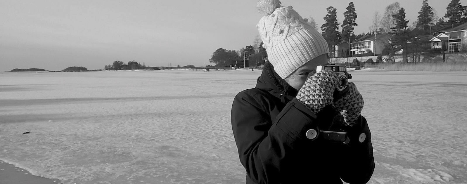 blogfoto nica junker 1600×630 Foto von Nica Junker beim Fotografieren